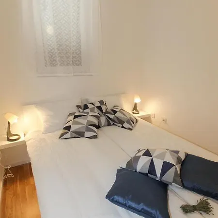 Luxury Lavanda דירה *