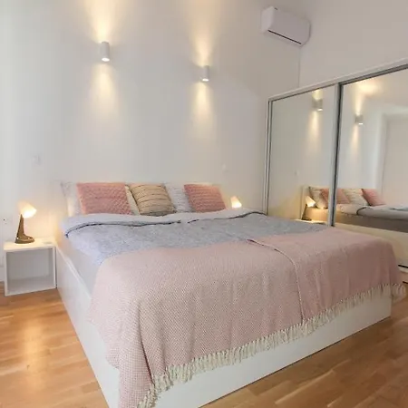 Luxury Lavanda Apartment Kolan